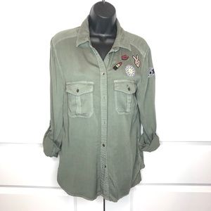 American Eagle Button Up